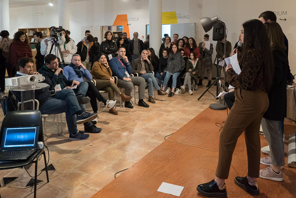 La presentazione di un progetto a Innovation Camp