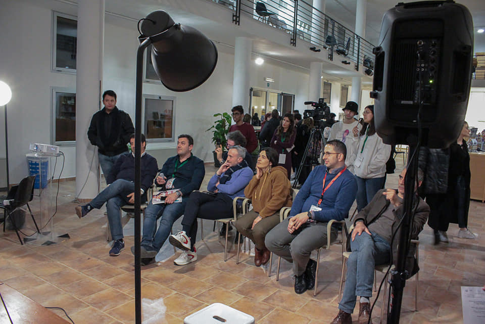 Partecipanti al lavoro durante Innovation Camp